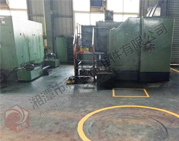 冷鐓車間局部 冷鐓車間整體